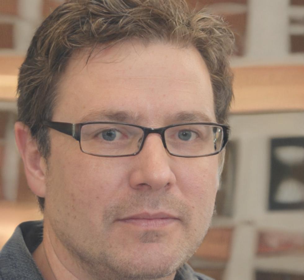 Ritratto professionale di Marco Benedetti, formatore specializzato